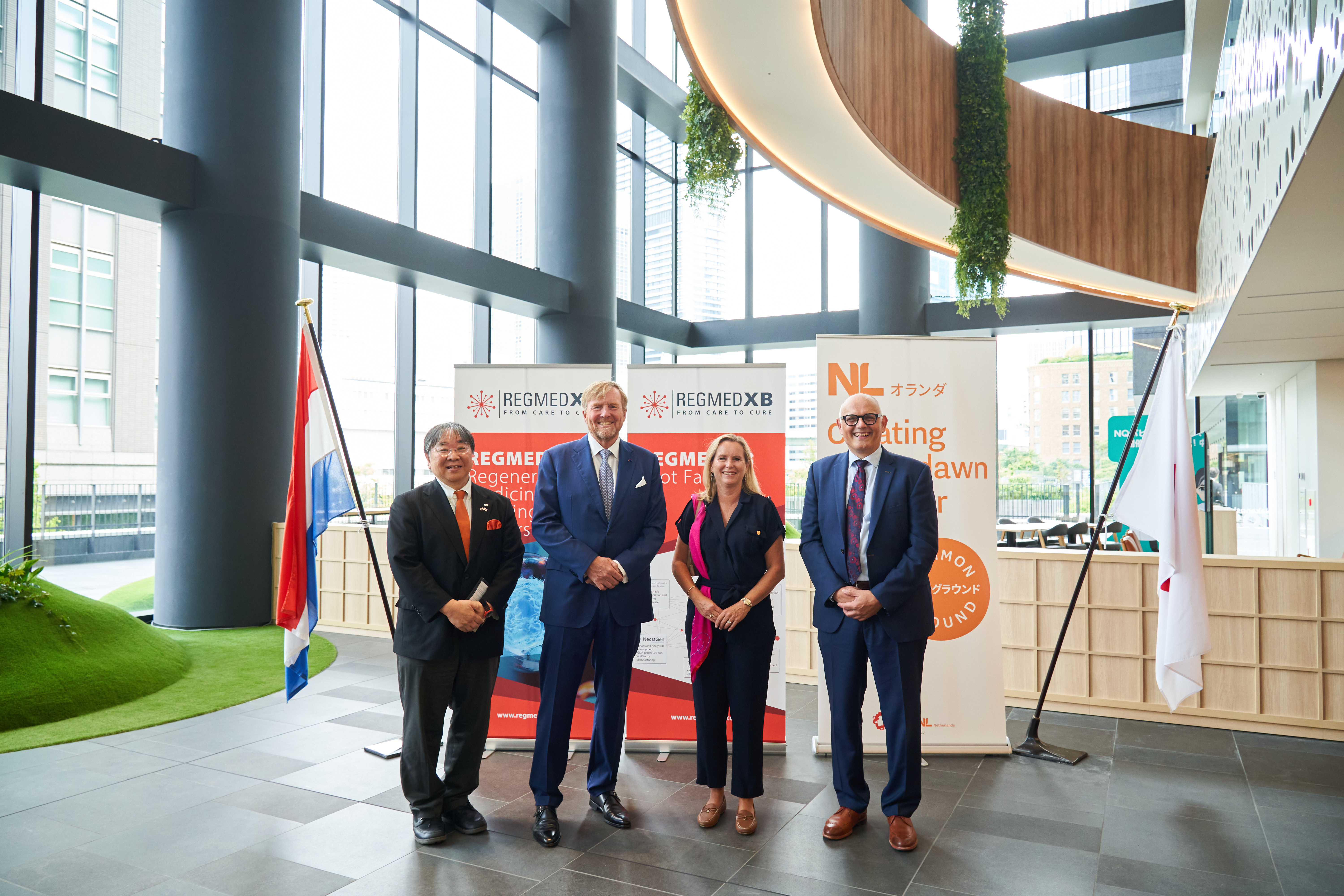 Majesty King Willem-Alexander from the Netherlands and RegMed XB